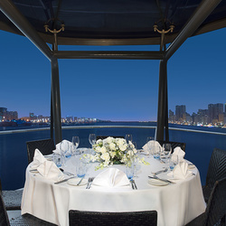 Bateaux Dubai-Restaurants-Dubai-6