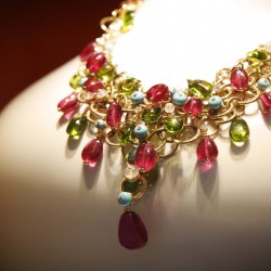 صور مجوهرات ملونة