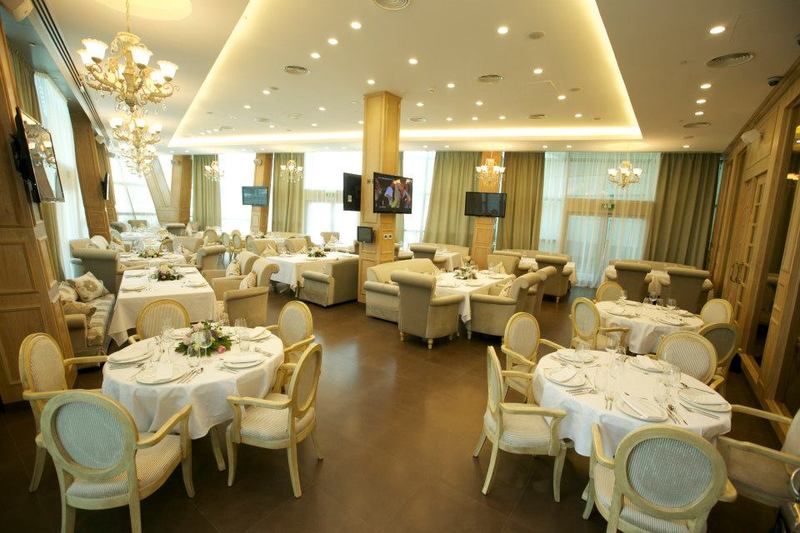 لا تيرازا مطعم وصالة - المطاعم - دبي