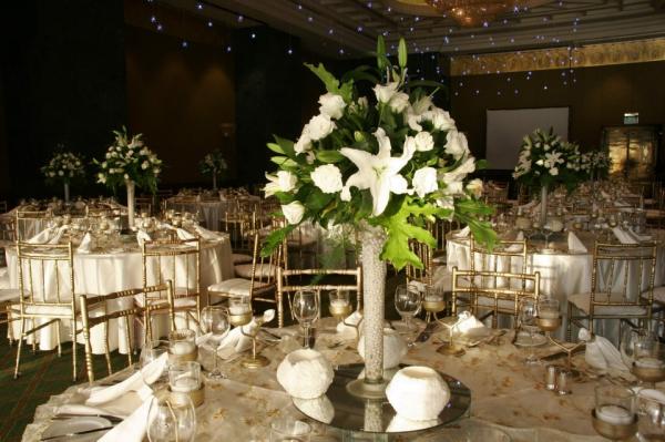 Flowers Lake - Wedding Flowers and Bouquets - Abu Dhabi