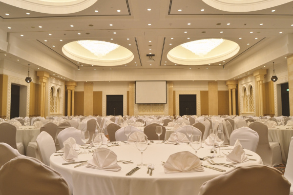 Four Points By Sheraton Sharjah - Hotels - Sharjah
