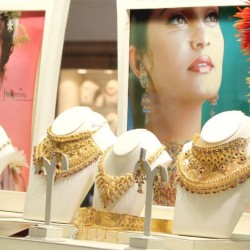 Joy Alukkas Jewellery-Wedding Rings & Jewelry-Abu Dhabi-3