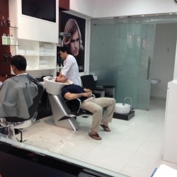 Gq Men S Hair Lounge Jlt Hairdressers For Men Dubai Zafaf Net